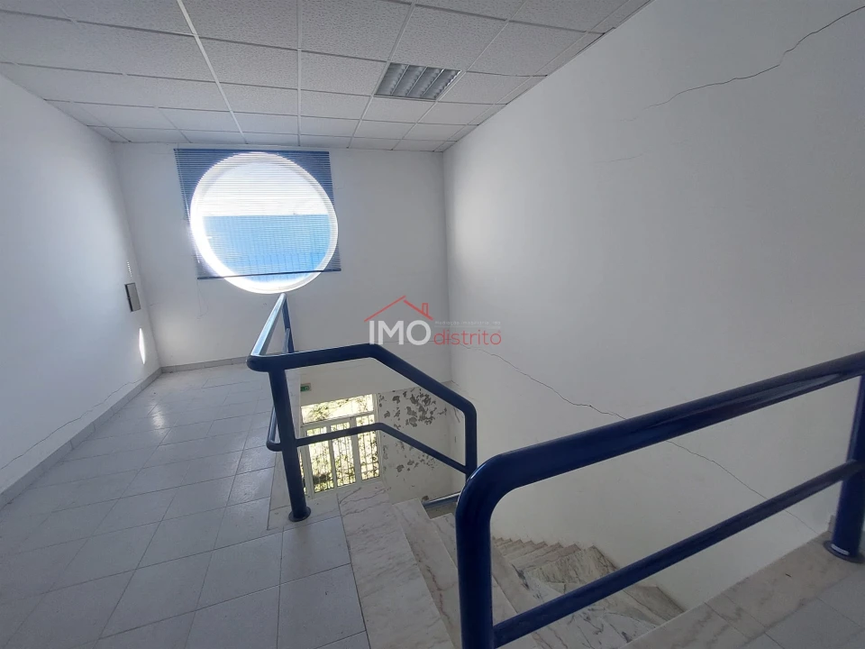 Armazém para Venda em Vila de Rei Foto 9