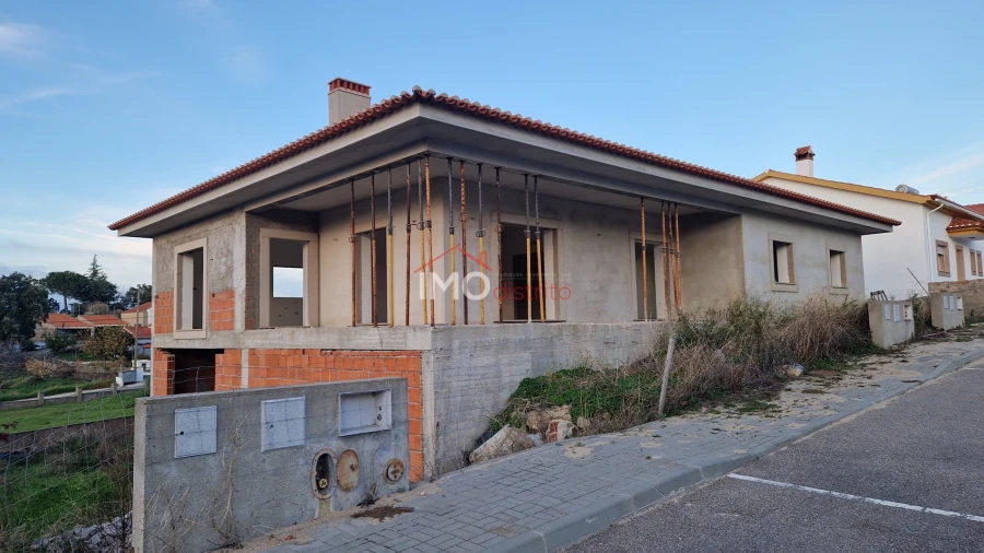 Moradia T4 para Venda em Santo Antonio das Areias
