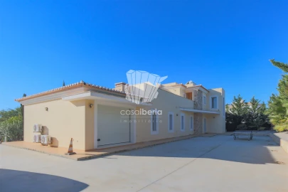 Moradia T6 para Venda em Lagoa e Carvoeiro