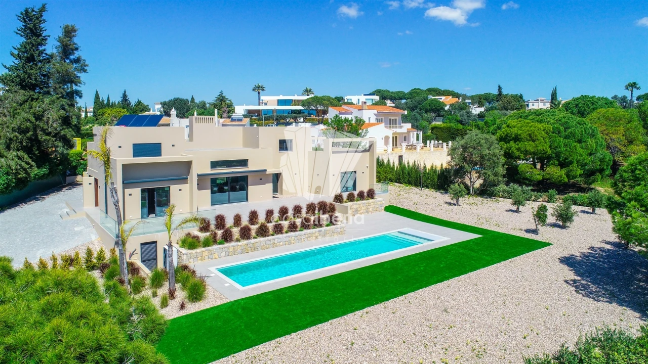 Moradia T4 para Venda em Lagoa e Carvoeiro Foto 2