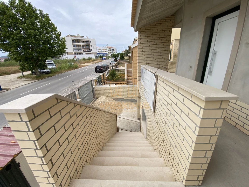 Moradia T3 para Venda em Tavarede Foto 5