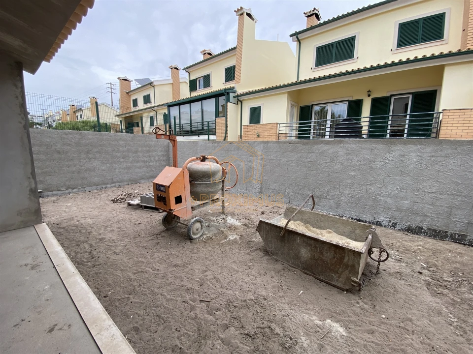 Moradia T3 para Venda em Tavarede Foto 18