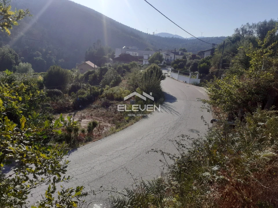 Terreno para Venda em Santa Maria de Sardoura Foto 9