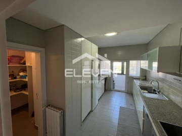 Apartamento T4 para Venda em Mafamude e Vilar do Paraíso