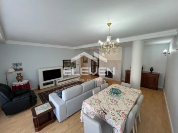 Apartamento T4 para Venda em Mafamude e Vilar do Paraíso