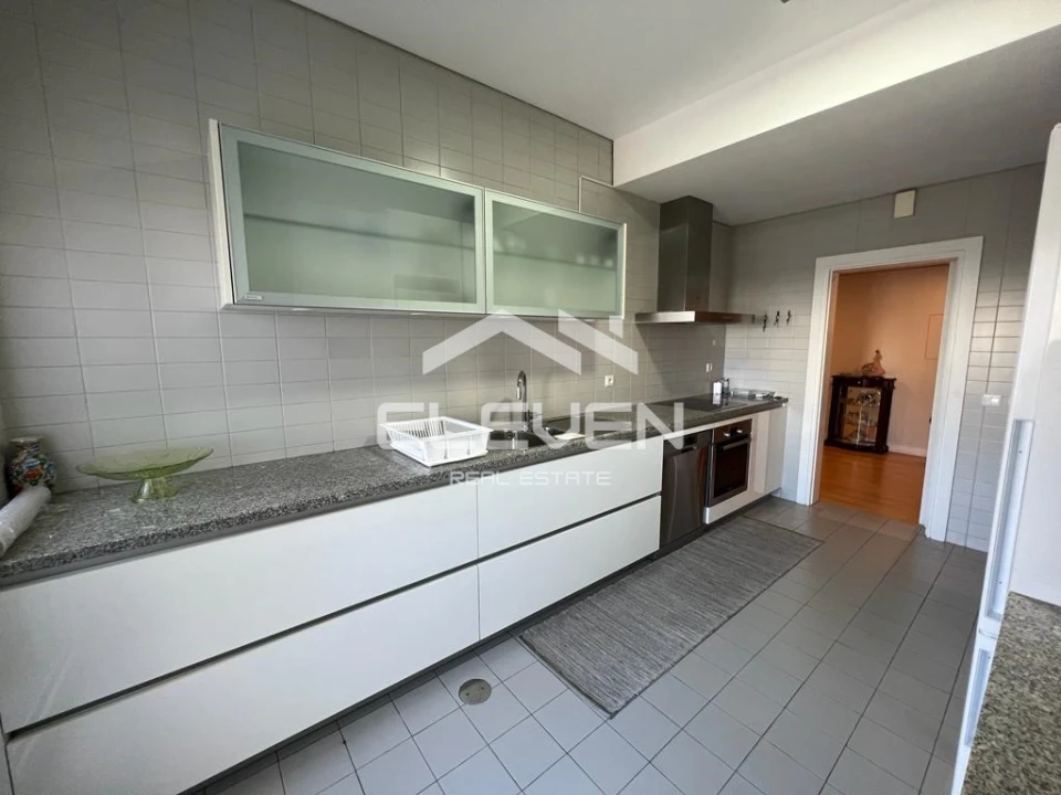 Apartamento T4 para Venda em Mafamude e Vilar do Paraíso Foto 13