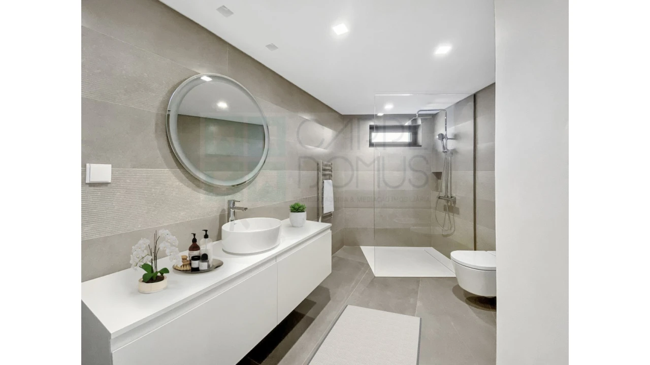 Moradia T6 para Venda em Vila Nova de Cacela Foto 7