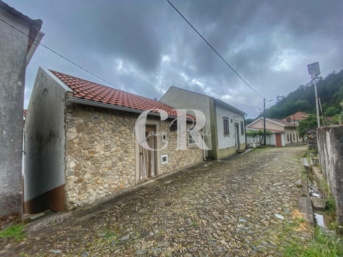 Moradia T3 para Venda em Castanheira de Pêra e Coentral Foto 2