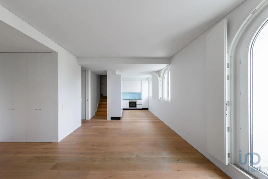 Apartamento T2 para Venda em Alvalade Foto 2