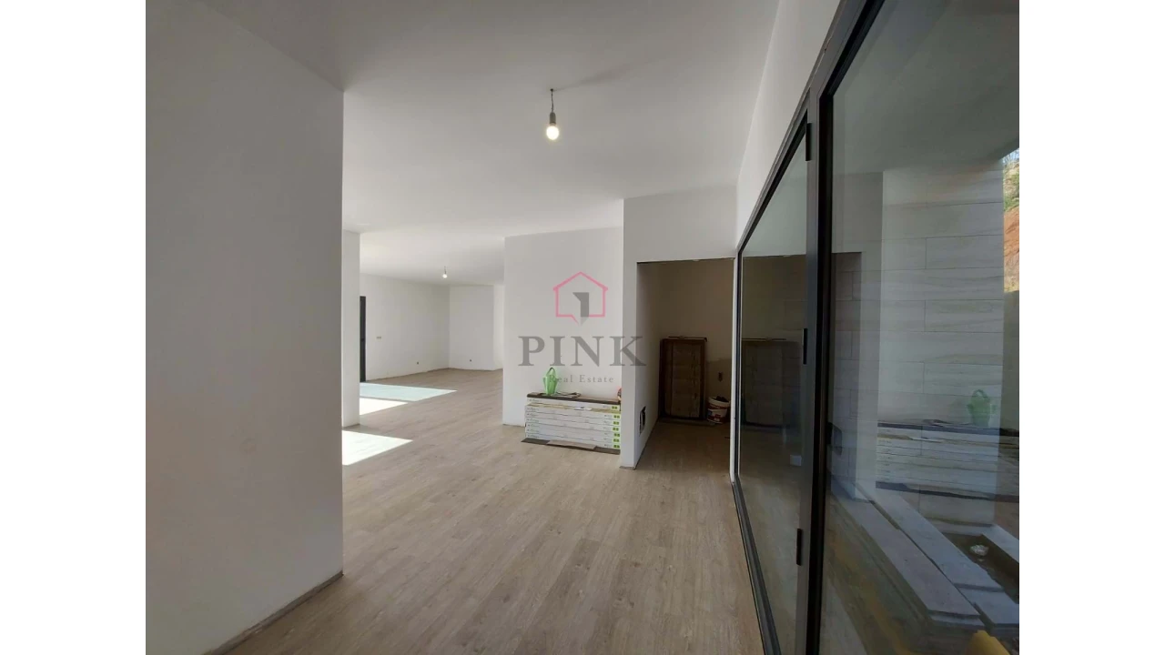 Moradia T3 para Venda em Estreito de Camara de Lobos Foto 4