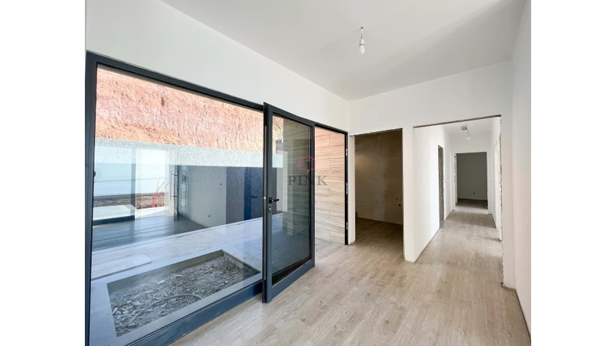 Moradia T3 para Venda em Estreito de Camara de Lobos Foto 7