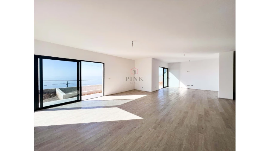 Moradia T3 para Venda em Estreito de Camara de Lobos Foto 9