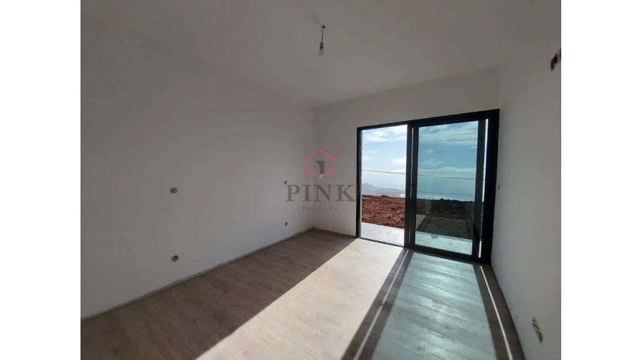 Moradia T3 para Venda em Estreito de Camara de Lobos Foto 6