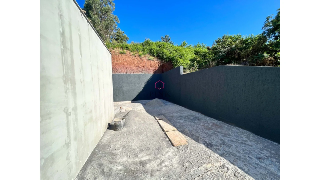 Moradia T3 para Venda em Estreito de Camara de Lobos Foto 18