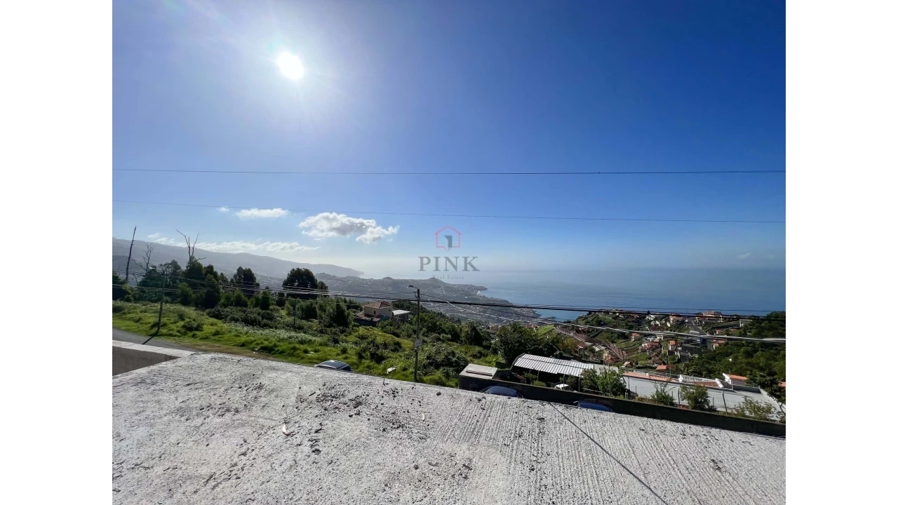 Moradia T3 para Venda em Estreito de Camara de Lobos Foto 3