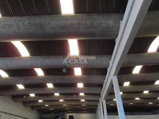 Armazém para Venda em São Miguel do Souto e Mosteirô Foto 4