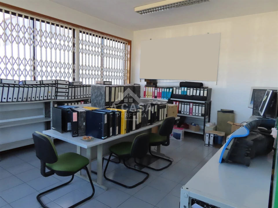Armazém para Venda em São Miguel do Souto e Mosteirô Foto 12
