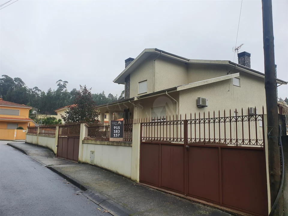 Moradia T4 para Venda em Caldas de São Jorge e Pigeiros Foto 31