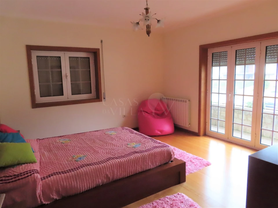 Moradia T4 para Venda em Caldas de São Jorge e Pigeiros Foto 13