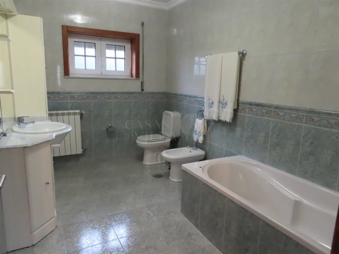 Moradia T4 para Venda em Caldas de São Jorge e Pigeiros Foto 21