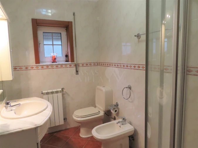 Moradia T4 para Venda em Caldas de São Jorge e Pigeiros Foto 5