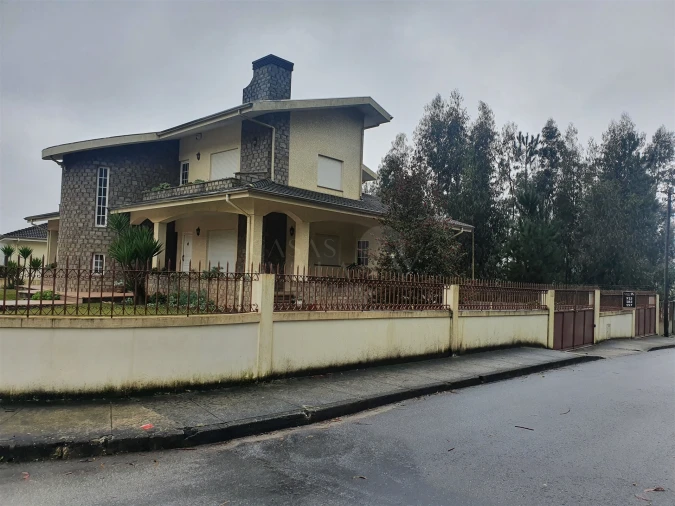 Moradia T4 para Venda em Caldas de São Jorge e Pigeiros Foto 32