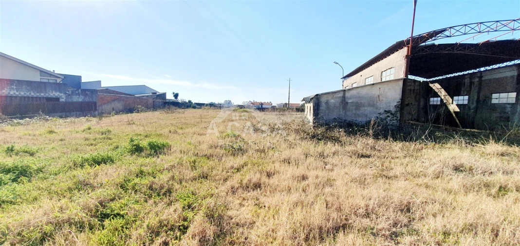 Armazém para Venda em São Miguel do Souto e Mosteirô Foto 11