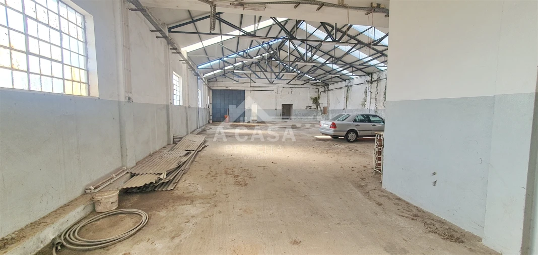 Armazém para Venda em São Miguel do Souto e Mosteirô Foto 21