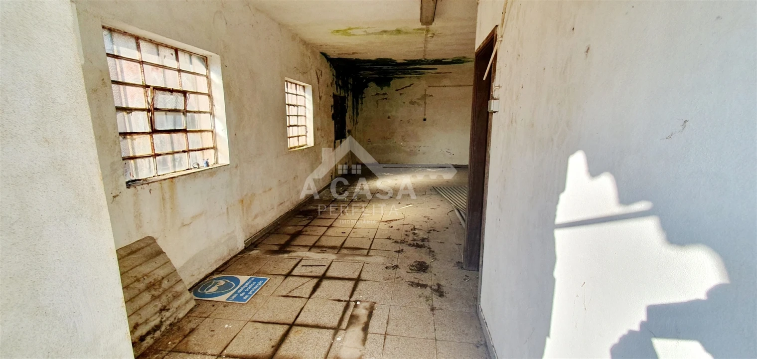 Armazém para Venda em São Miguel do Souto e Mosteirô Foto 17