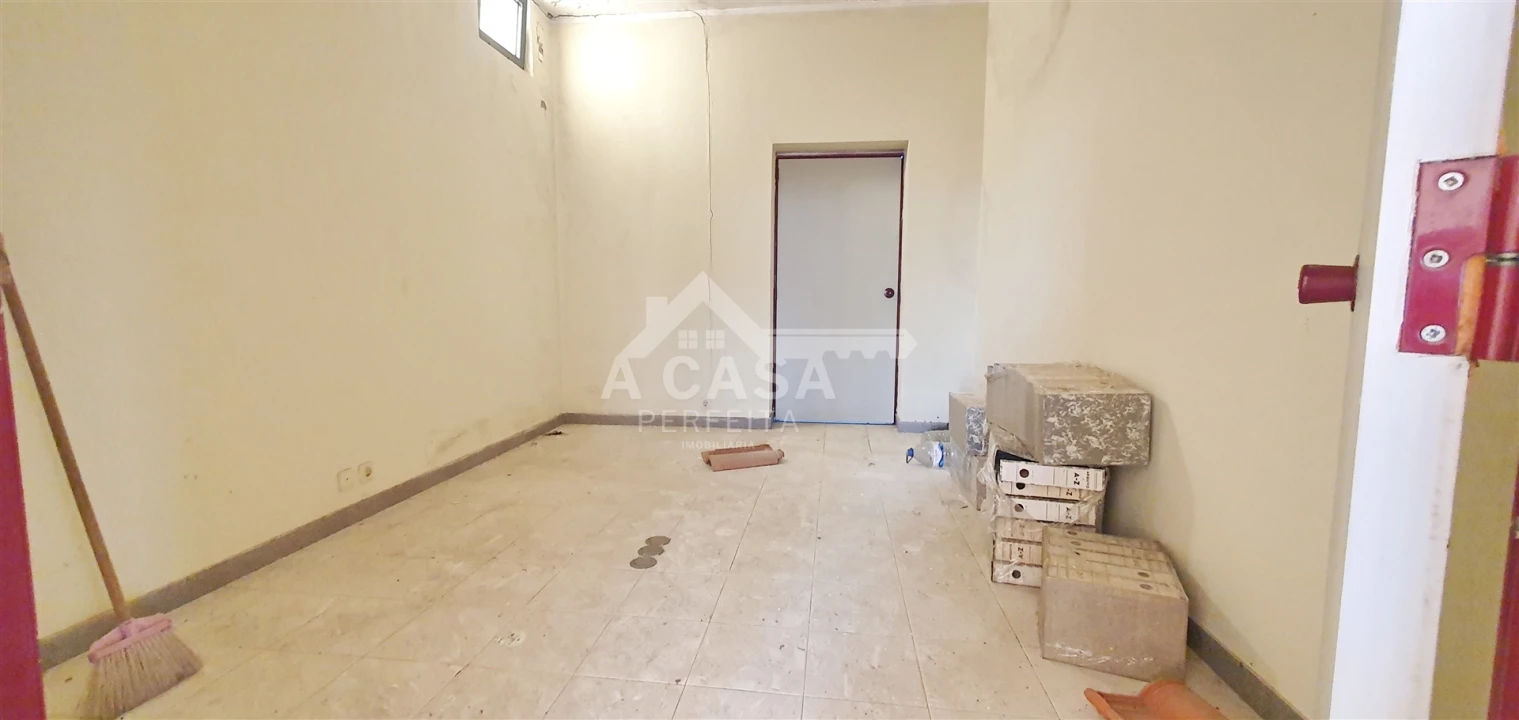 Armazém para Venda em São Miguel do Souto e Mosteirô Foto 28