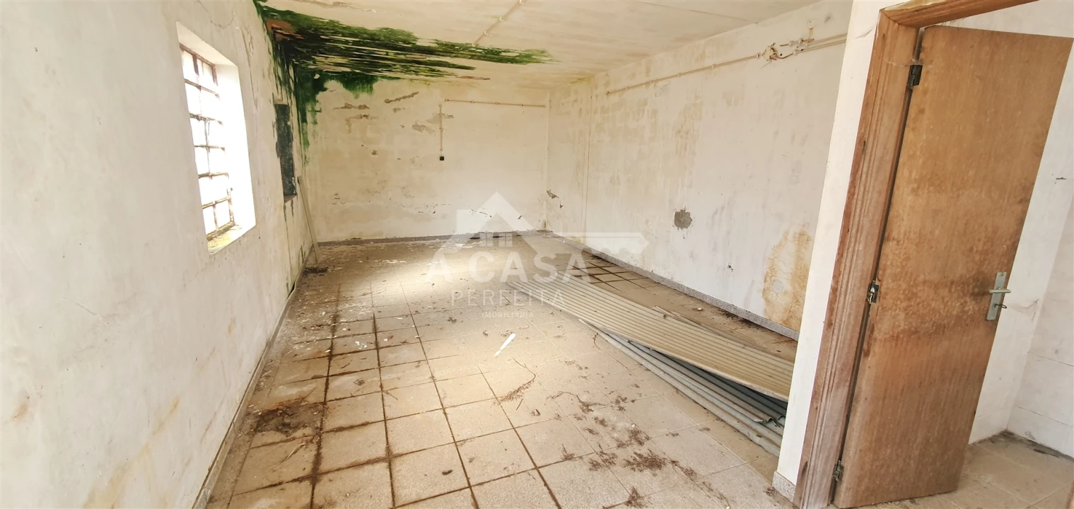 Armazém para Venda em São Miguel do Souto e Mosteirô Foto 18