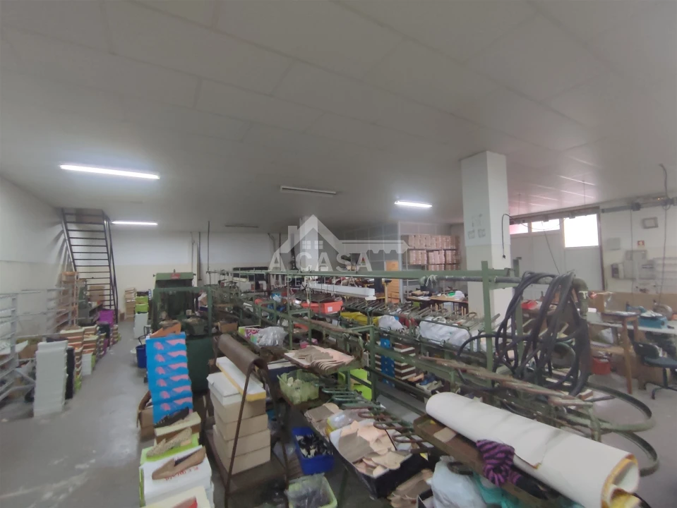 Armazém para Venda em O. Azeméis, Riba-Ul, Ul, Macinhata Seixa, Madail Foto 35
