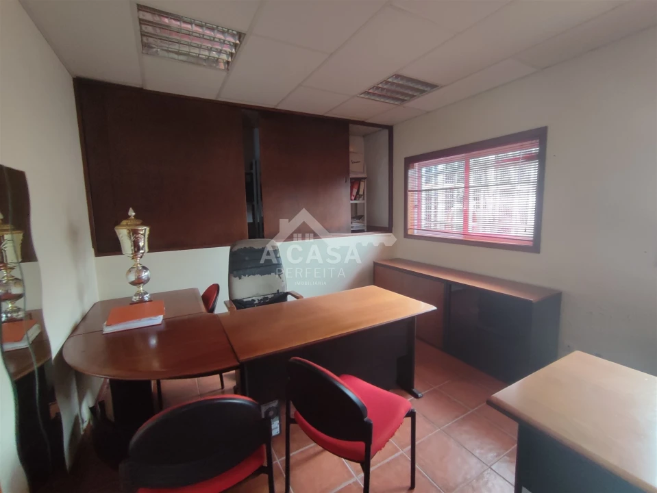 Armazém para Venda em O. Azeméis, Riba-Ul, Ul, Macinhata Seixa, Madail Foto 21