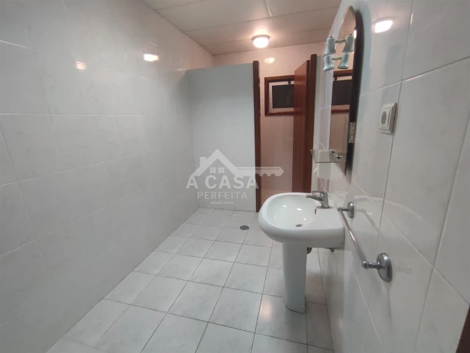 Armazém para Venda em O. Azeméis, Riba-Ul, Ul, Macinhata Seixa, Madail Foto 38