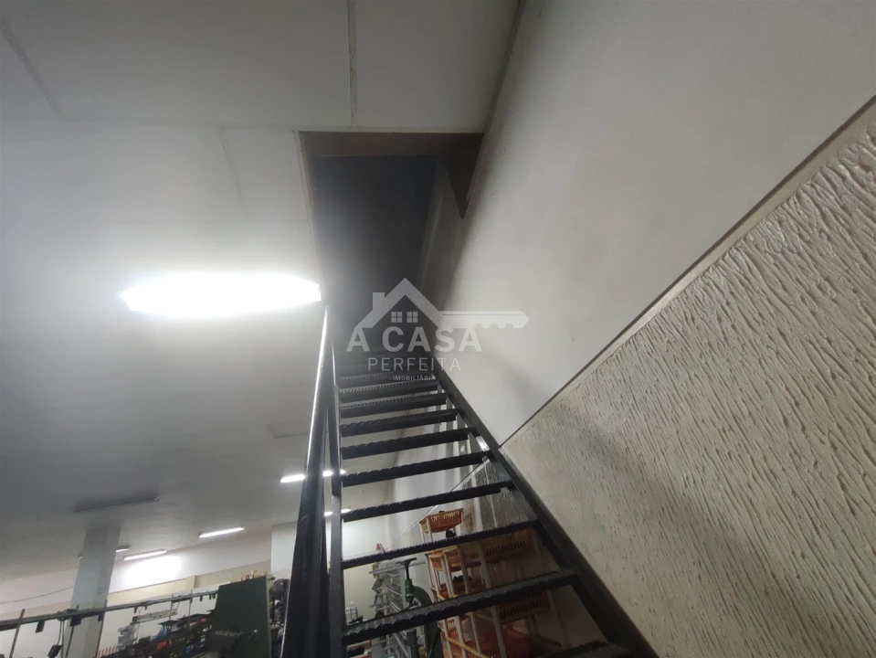 Armazém para Venda em O. Azeméis, Riba-Ul, Ul, Macinhata Seixa, Madail Foto 34
