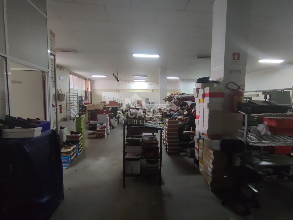 Armazém para Venda em O. Azeméis, Riba-Ul, Ul, Macinhata Seixa, Madail Foto 31