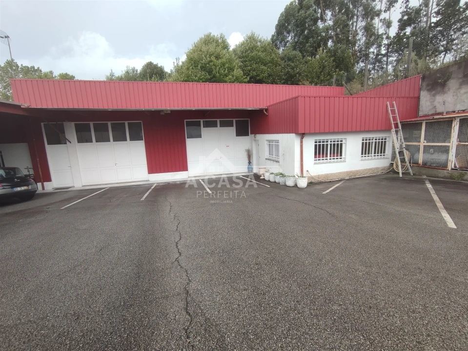 Armazém para Venda em O. Azeméis, Riba-Ul, Ul, Macinhata Seixa, Madail Foto 1