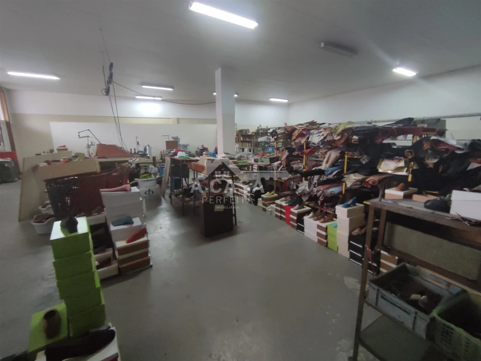 Armazém para Venda em O. Azeméis, Riba-Ul, Ul, Macinhata Seixa, Madail Foto 29