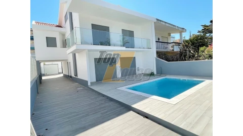 Moradia T4 para Venda em Costa da Caparica