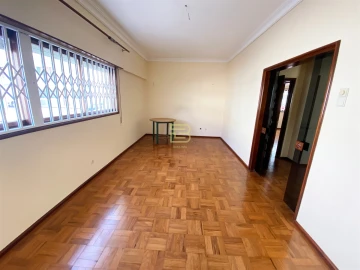 Moradia T4 para Venda em Lordelo do Ouro e Massarelos
