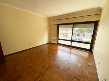 Moradia T4 para Venda em Lordelo do Ouro e Massarelos