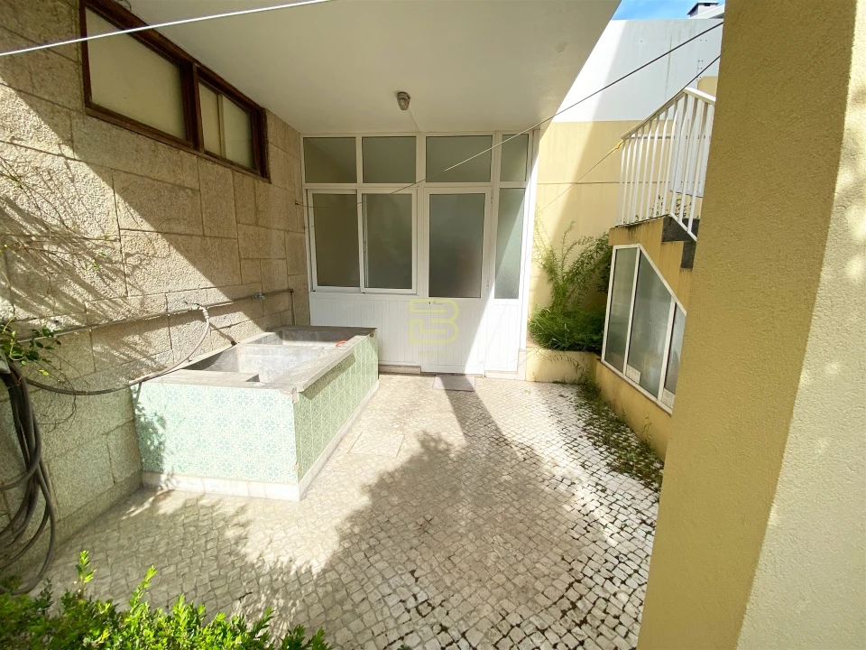 Moradia T4 para Venda em Lordelo do Ouro e Massarelos Foto 25