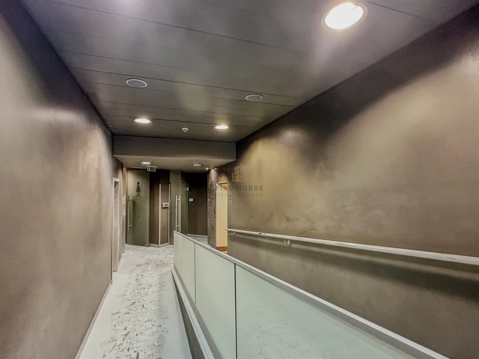 Loja para Venda em Parque das Nações Foto 17