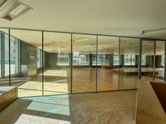 Loja para Venda em Parque das Nações Foto 19