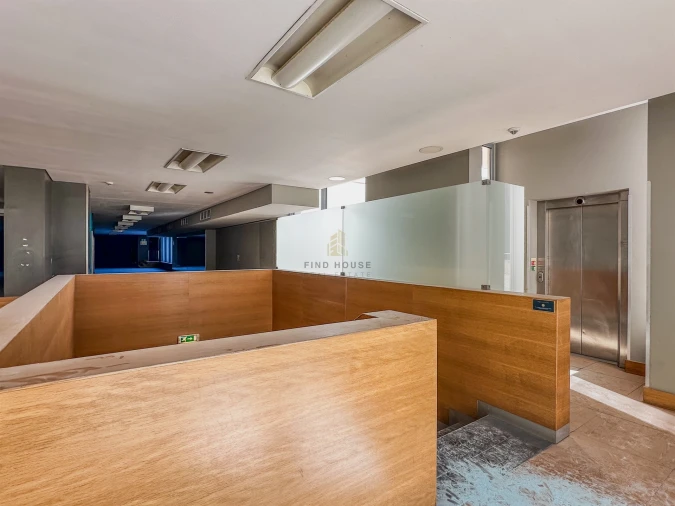 Loja para Venda em Parque das Nações Foto 20