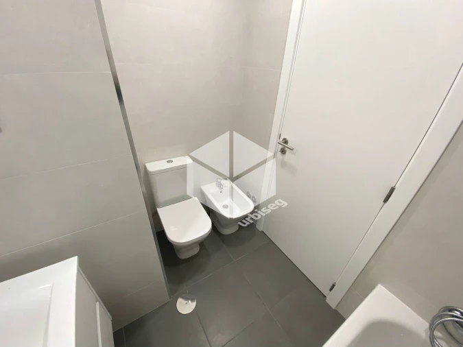 Apartamento T4 para Venda em Buarcos Foto 16