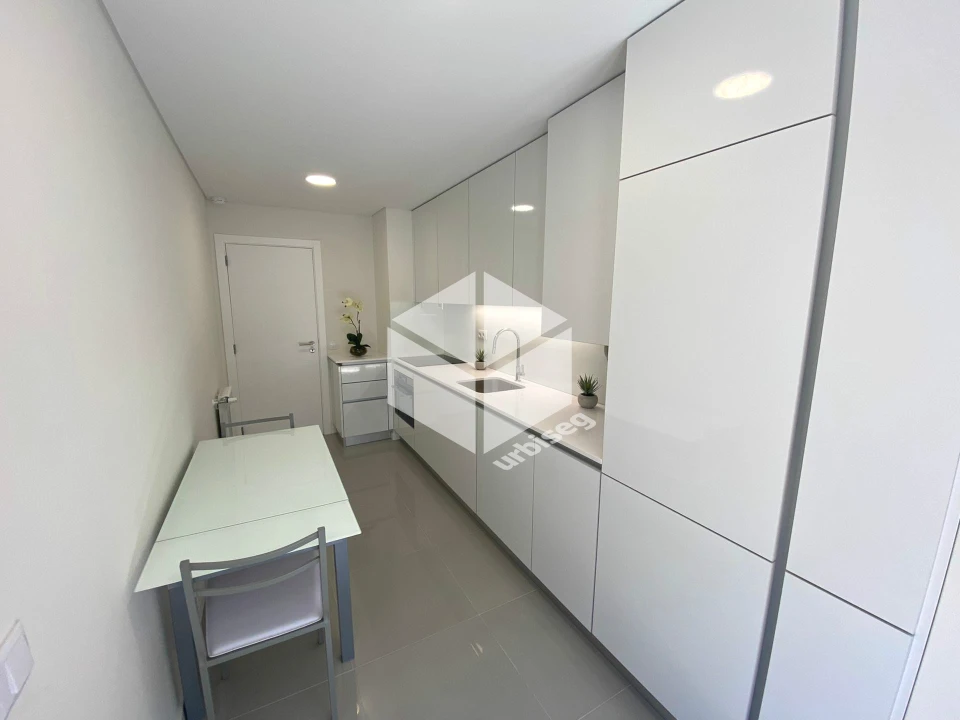 Apartamento T4 para Venda em Buarcos Foto 14