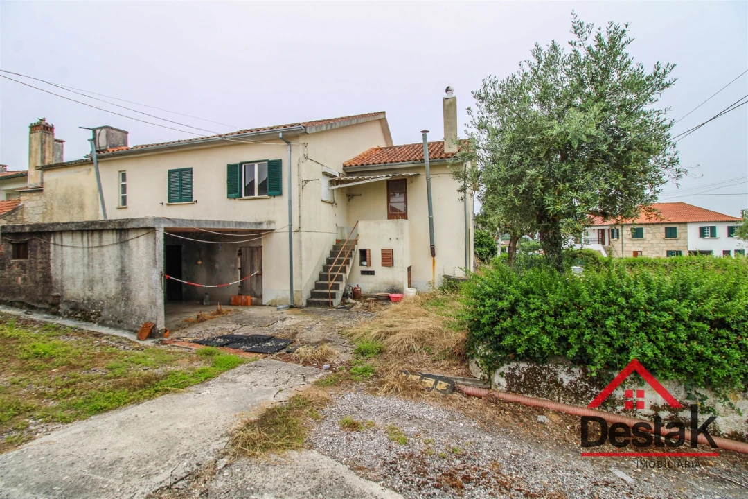 Moradia T3 para Venda em Nogueira do Cravo Foto 4