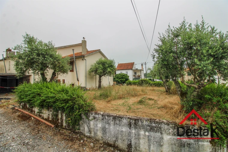 Moradia T3 para Venda em Nogueira do Cravo Foto 5