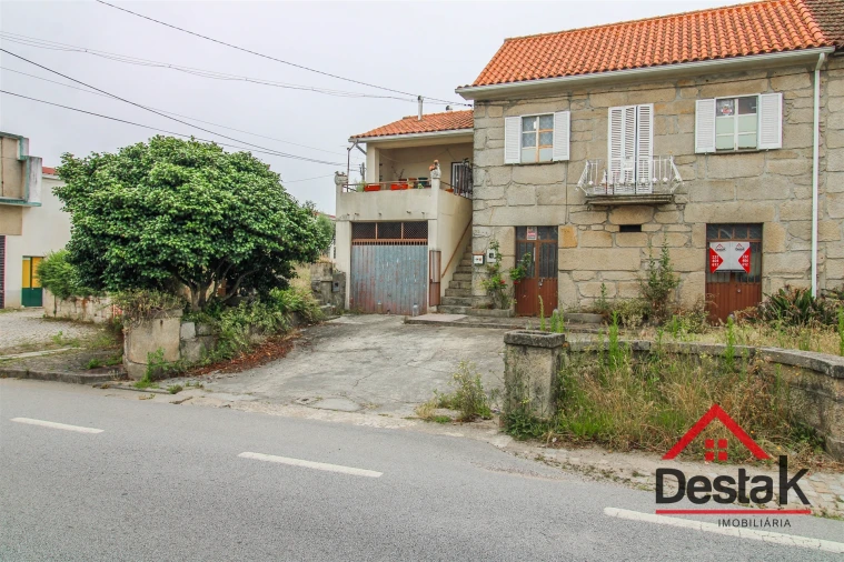 Moradia T3 para Venda em Nogueira do Cravo Foto 2